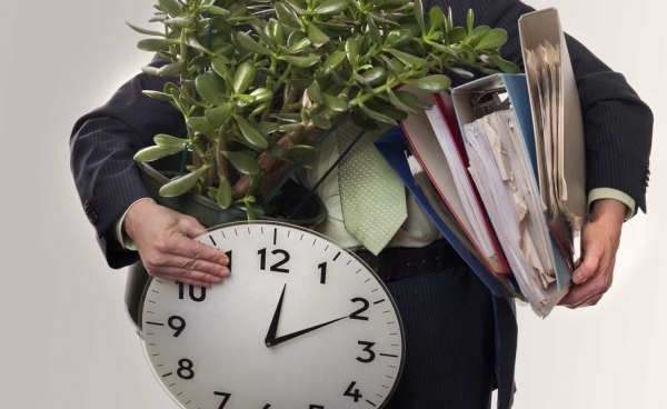 A worker, being released on his own request, retains his right to leave at work for 2 weeks