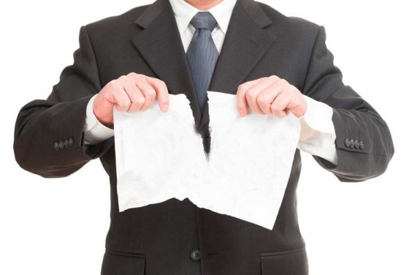 Can an employee withdraw an application for dismissal?